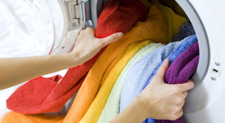 5 home tips to prevent fading clothes in the wash