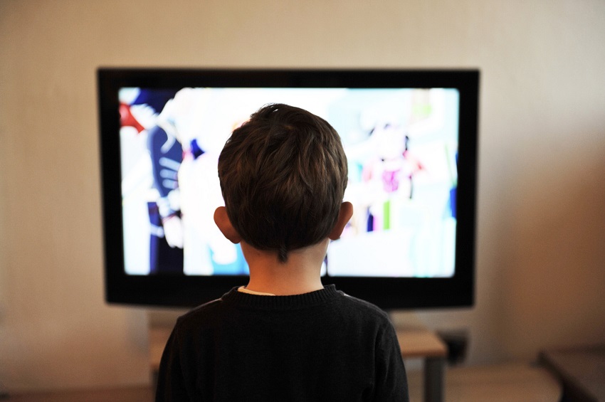 6 Negative Effects of Too Much TV on Kids