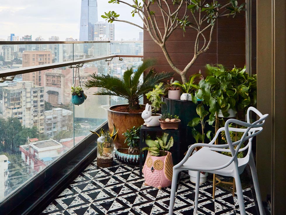 create a garden in a balcony,