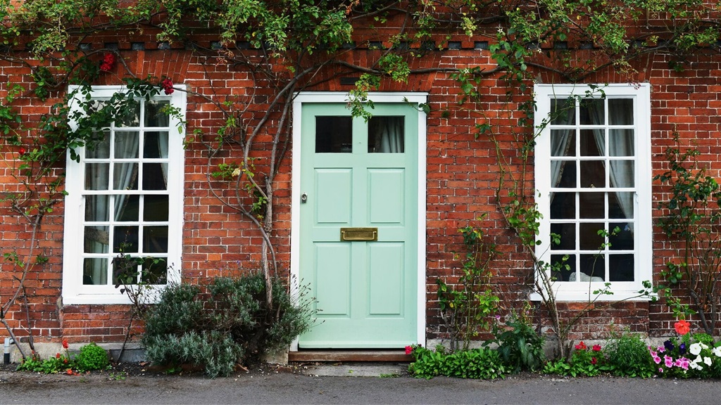 How tall are normal doorways?